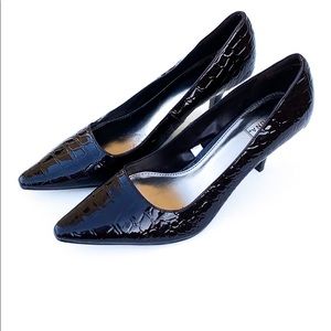 Merona patent leather career kitten heels